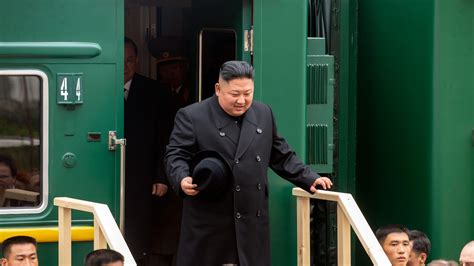 Kim Jong-Un departs from his train from Russia (Sept. 2023) : r/JucheGang