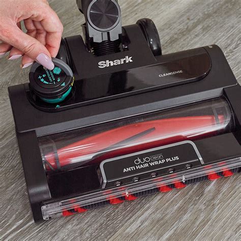 Shark Stratos IZ420UKT cordless vacuum review | Ideal Home