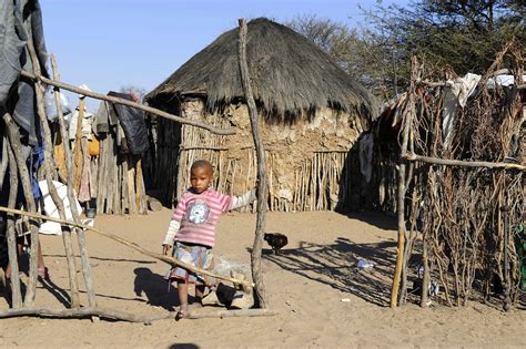 San Village (3) | Okavangodelta | Pictures | Botswana in Global-Geography