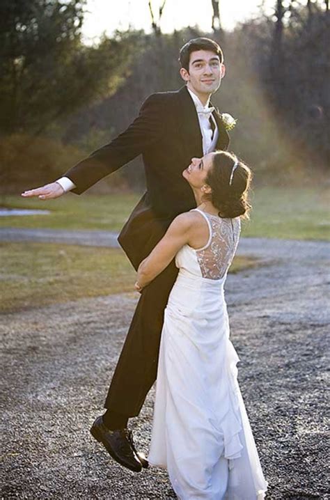 Awkwardly Engaged Pt. 2 (55 pics) | Awkward wedding photos, Groom looks ...