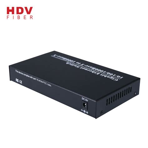 China 4 Port Gigabit Ethernet Switch and 2 SFP Ports 1000M fiber optic transceiver switch ...