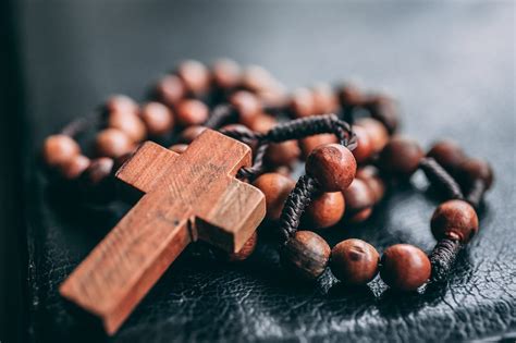 Anglican Prayer Beads: Should Anglicans Pray the Rosary?