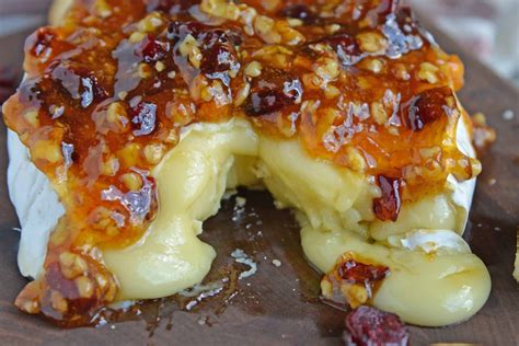 Apricot Cranberry Baked Brie - The BEST Baked Brie Recipe