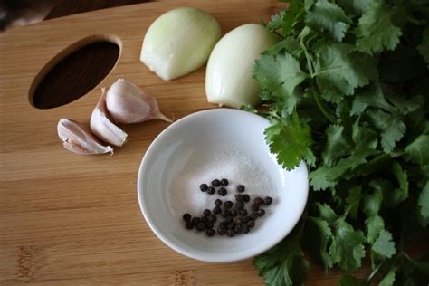 Recaito Recipe: Cilantro Base - Analida's Ethnic Spoon