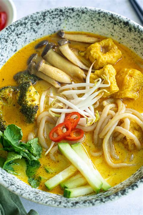 Vegan Laksa - Six Hungry Feet