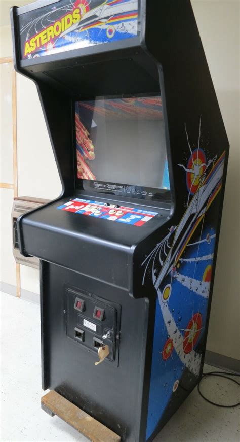 ASTEROIDS by ATARI - 1979 Arcade Video Game for Sale - ScienceAGogo