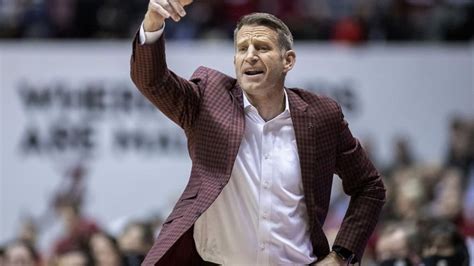 Alabama coach Nate Oats gets new 6-year, $30 million deal