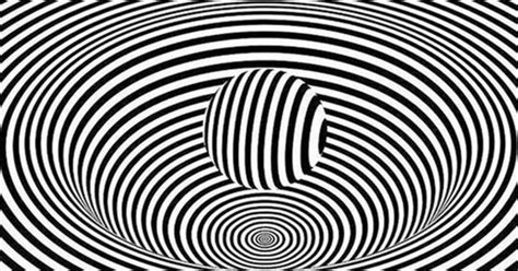 Something VERY strange happens when you look at this optical illusion ...