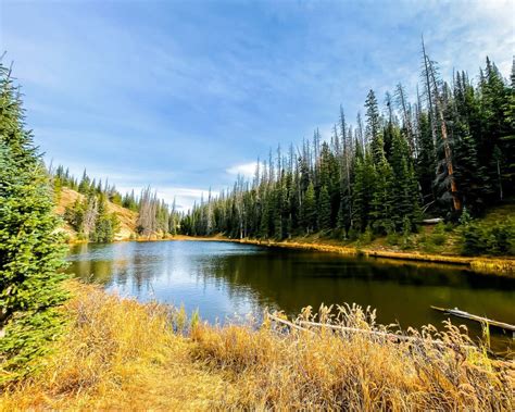 Prettiest Lakes in Rocky Mountain National Park - Island + Alpine