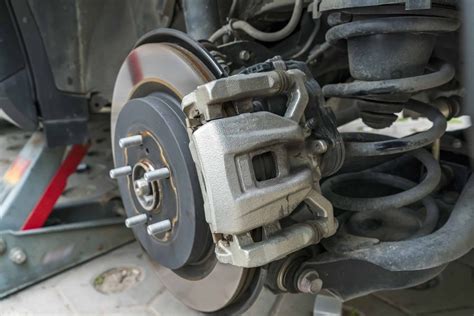 Wheel Bearing Warning Signs & Symptoms | Auto Repair Blog - Meineke