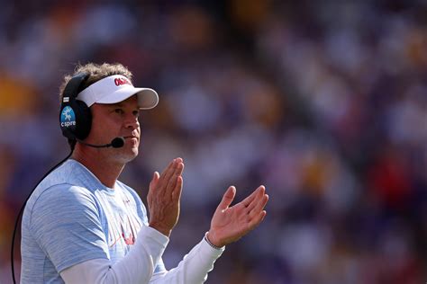 Report: Lane Kiffin Informed Ole Miss Players Of His Decision - The Spun