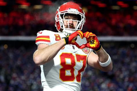 Travis Kelce makes heart hands to Taylor Swift; Jason Kelce chugs beer ...