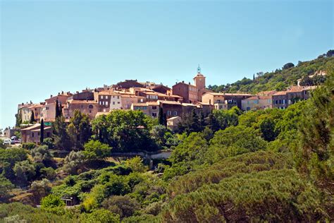 9 beautiful villages to visit when in the South of France | Vogue France