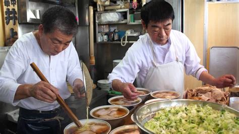 Japan Street Food Ramen - Japanese Ramen Restaurant at Tsukiji Market - YouTube