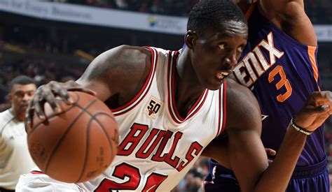 Suns stun Bulls 103-101 | NBA.com