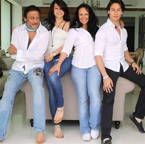 #jackyshroff #familytime #familyphotography #familygoals #follow @bla ...