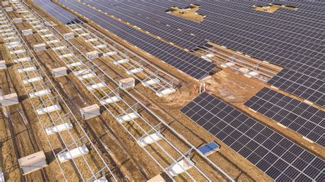 5 Major Benefits Of Drones For Monitoring Solar Farm Construction Progress | The Drone Life