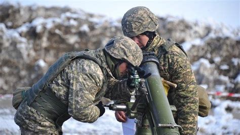 Kazakh special forces test combat readiness in military exercise