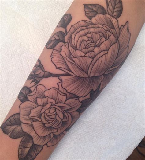 Cabbage #rose and #gardenia #memoirtattoo @memoirtattoo | Gardenia tattoo, Tattoos, Rose tattoos