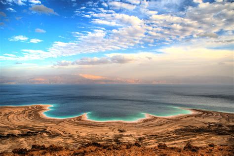 Where to Visit the Dead Sea: Jordan or Israel?