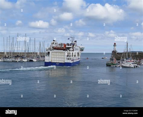 Belle-Íle-en-Mer: ferry departing Le Palais harbor Stock Photo - Alamy