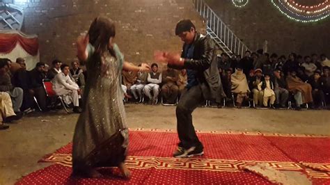 New pashto song 2016 with hot dance - YouTube