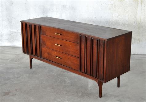 SELECT MODERN: Mid Century Modern Credenza / Buffet / Bar / Sideboard