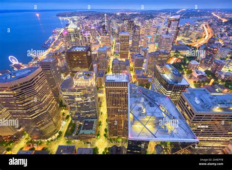 Seattle, Washington, USA downtown skyline at night Stock Photo - Alamy