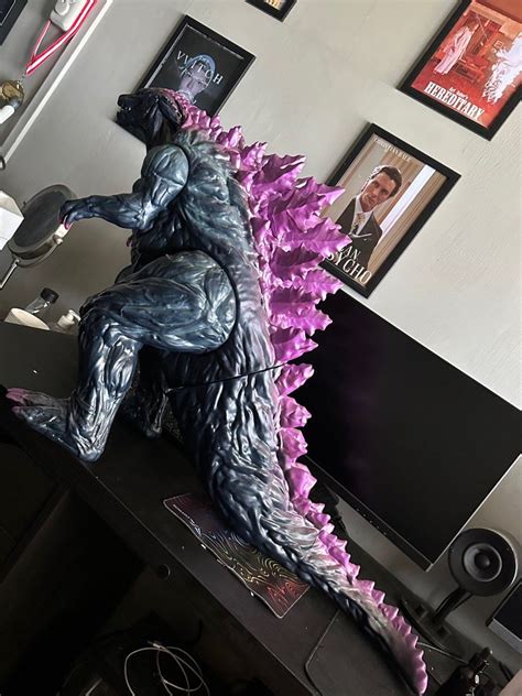 Godzilla Earth gigantic figure, Hobbies & Toys, Toys & Games on Carousell