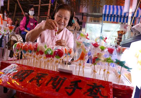 Hong Kong’s revamped Temple Street night market boosts businesses and ...