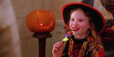 Hocus Pocus 2: Drag Queen Ginger Minj Joins Cast, Thora Birch Not Returning