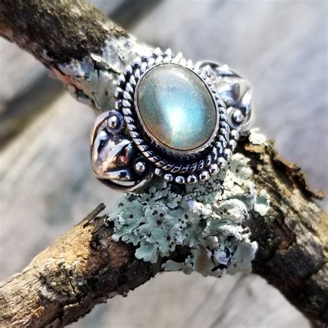 Nola - Labradorite Ring in Sterling Silver | Alley's Loft