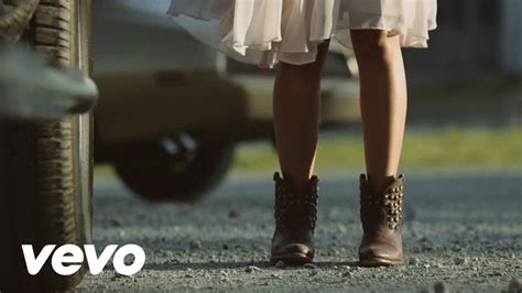 "Kick The Dust Up" by Luke Bryan [Video & Lyrics]