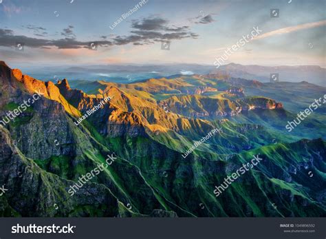 Drakensberg Amphitheatre: Over 605 Royalty-Free Licensable Stock Photos ...