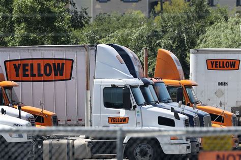 Yellow Rejects a Bid to Restart Trucking Company - The New York Times