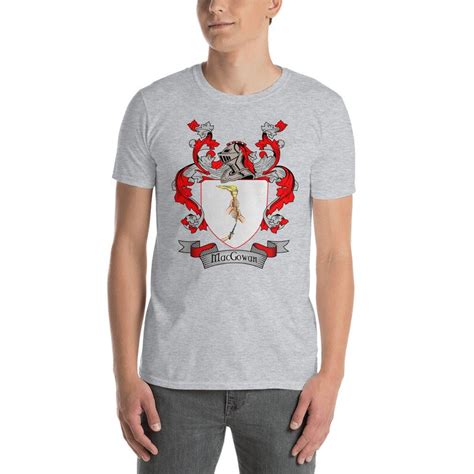 MacGowan Family Crest T Shirt MacGowan Escudo de armas - Etsy España