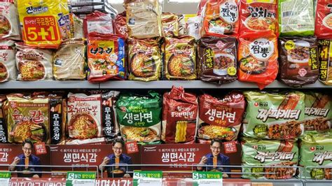 라면, Ramyeon This is a display of Korean ramyeon. What Korean ramyeon ...