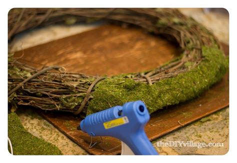 DIY Wreath { Moss } - the DIY village