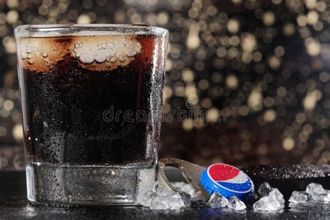 Cool Pepsi drink with ice editorial image. Image of brown - 175263495