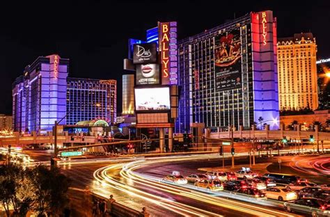 Las Vegas Hotel Comparisons (Which Vegas Hotel is Better?) - FeelingVegas