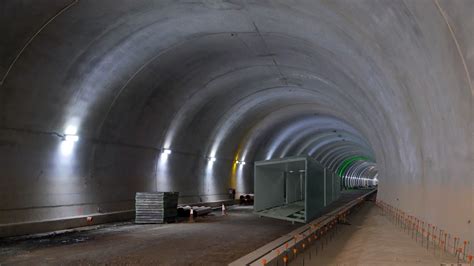 Innovative construction materials in tunnels