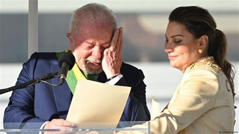 Lula sworn in for third term as Brazil's president – DW – 01/02/2023