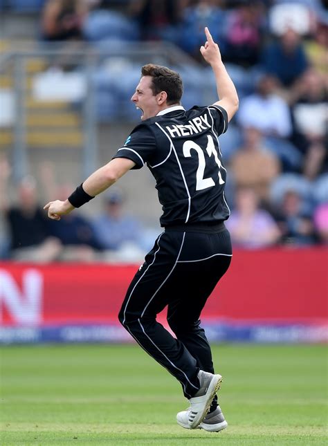 Matt Henry takes three as New Zealand crush Sri Lanka