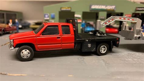 Custom 1/64 Greenlight Trucks Dually Drivers in Layout Diorama - YouTube