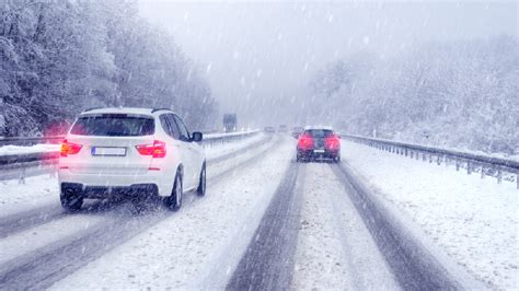 8 Tips for Driving a Rental Car in the Snow - AutoSlash