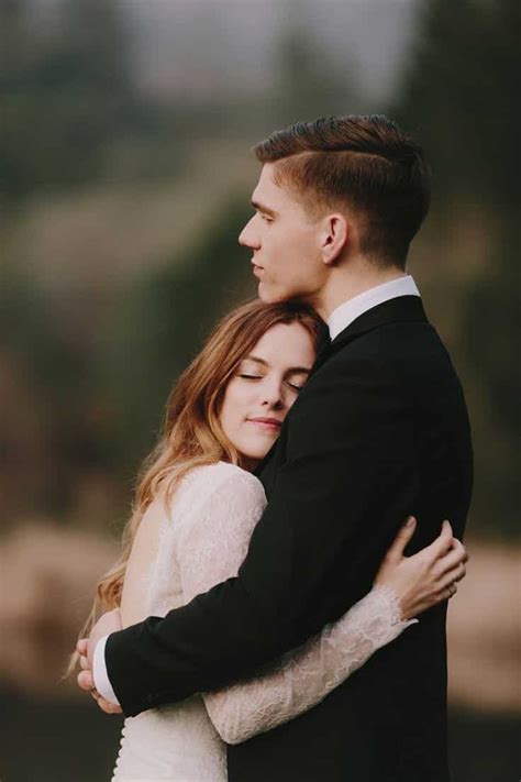 These 30 Cute Married People Hugging Pictures Will Melt Your Heart