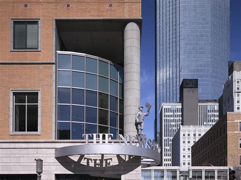 Target Building Minneapolis | Daniel Sumesgutner