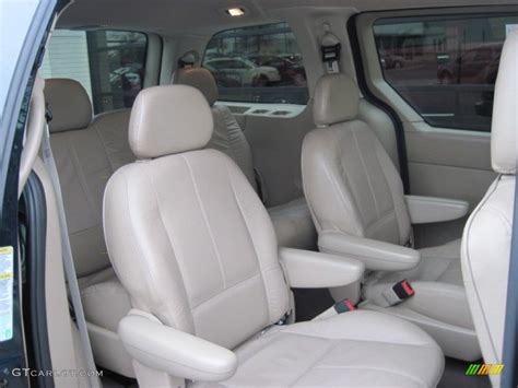 Medium Parchment Interior 2001 Ford Windstar SEL Photo #58543352 | GTCarLot.com