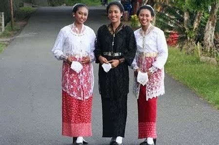 Mengenal Baju Cele Pakaian Adat Tradisional Maluku