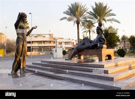 King shahryar statue hi-res stock photography and images - Alamy